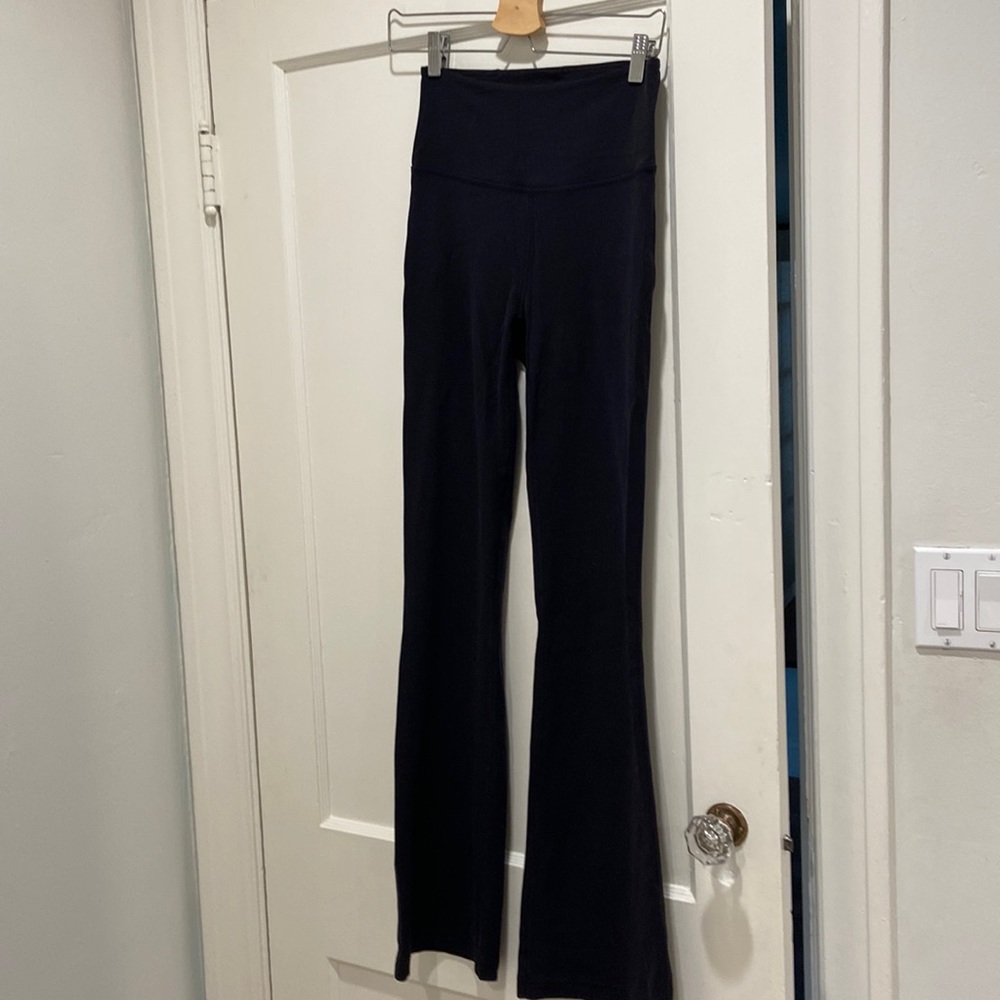 Perfect condition never worn size 8 lululemon black flared leggings